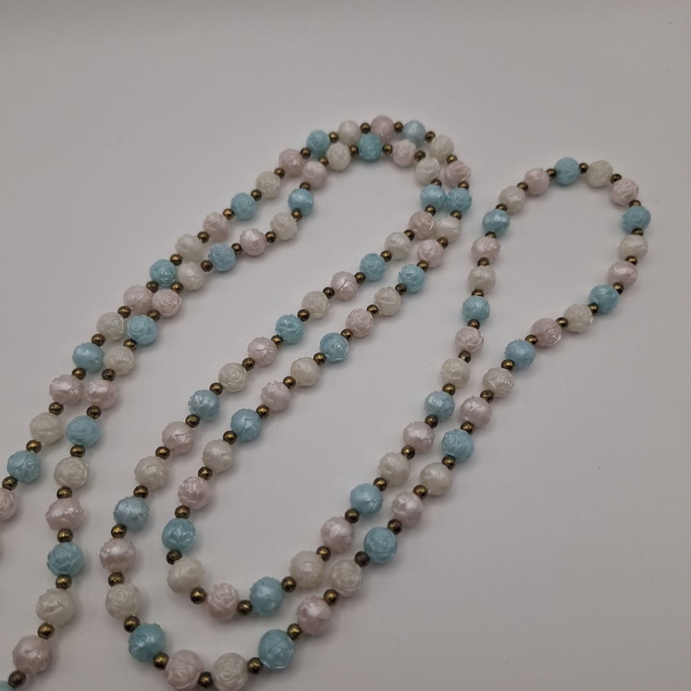 Vtg Blue White Pink Flower Beaded Necklace W/Gold Tone Beads & Box Clasp 52" - Picture 4 of 9
